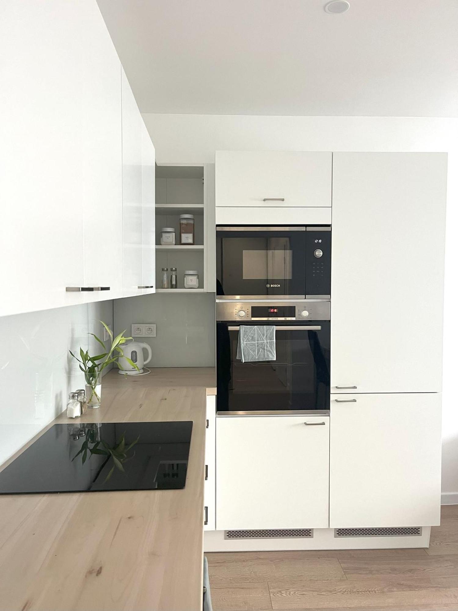 Elegant Escape Apartment III - Free Parking, Easy Access To City Center Bratislava Exterior photo