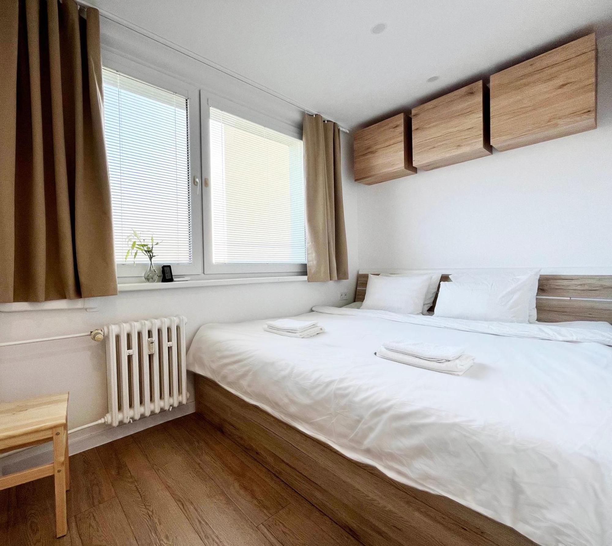 Elegant Escape Apartment III - Free Parking, Easy Access To City Center Bratislava Exterior photo
