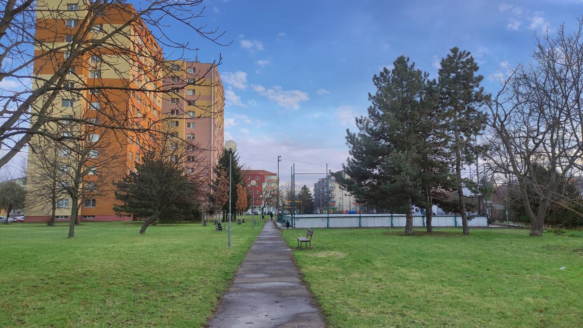 Elegant Escape Apartment III - Free Parking, Easy Access To City Center Bratislava Exterior photo